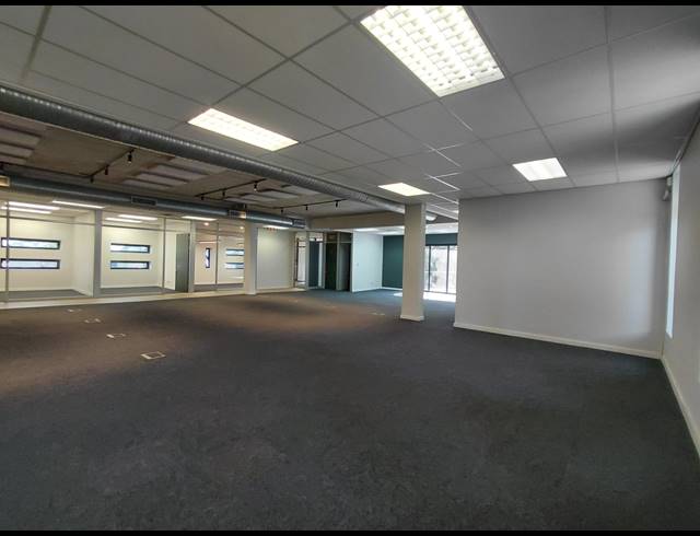 630M² OFFICE TO LET IN LONEHILL